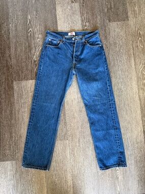 Levi's Straight Leg 501 Jeans in Denim Blue